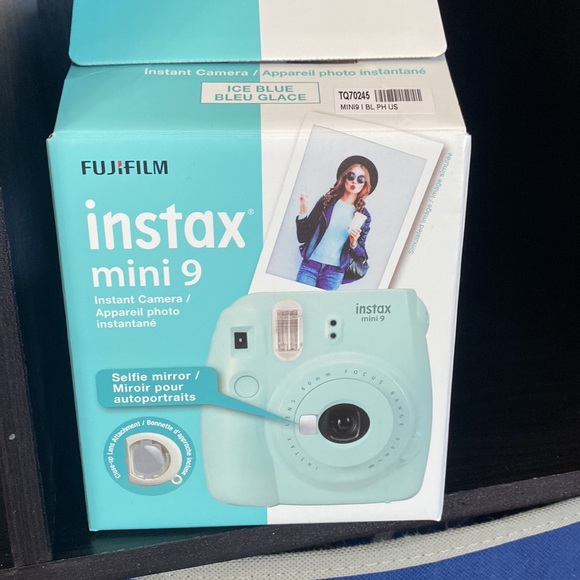 Instead blue mini 9 Polaroid camera with case and 2 film boxes - Picture 2 of 3
